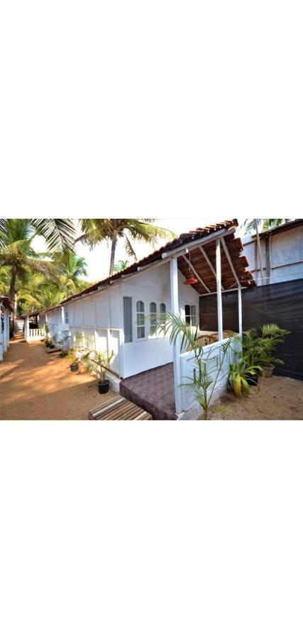 Baywatch Beach Resort Patnem カナコナ エクステリア 写真