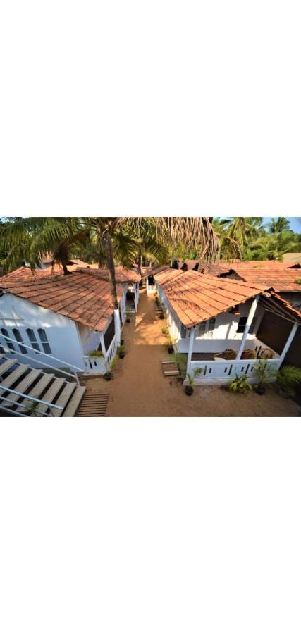 Baywatch Beach Resort Patnem カナコナ エクステリア 写真