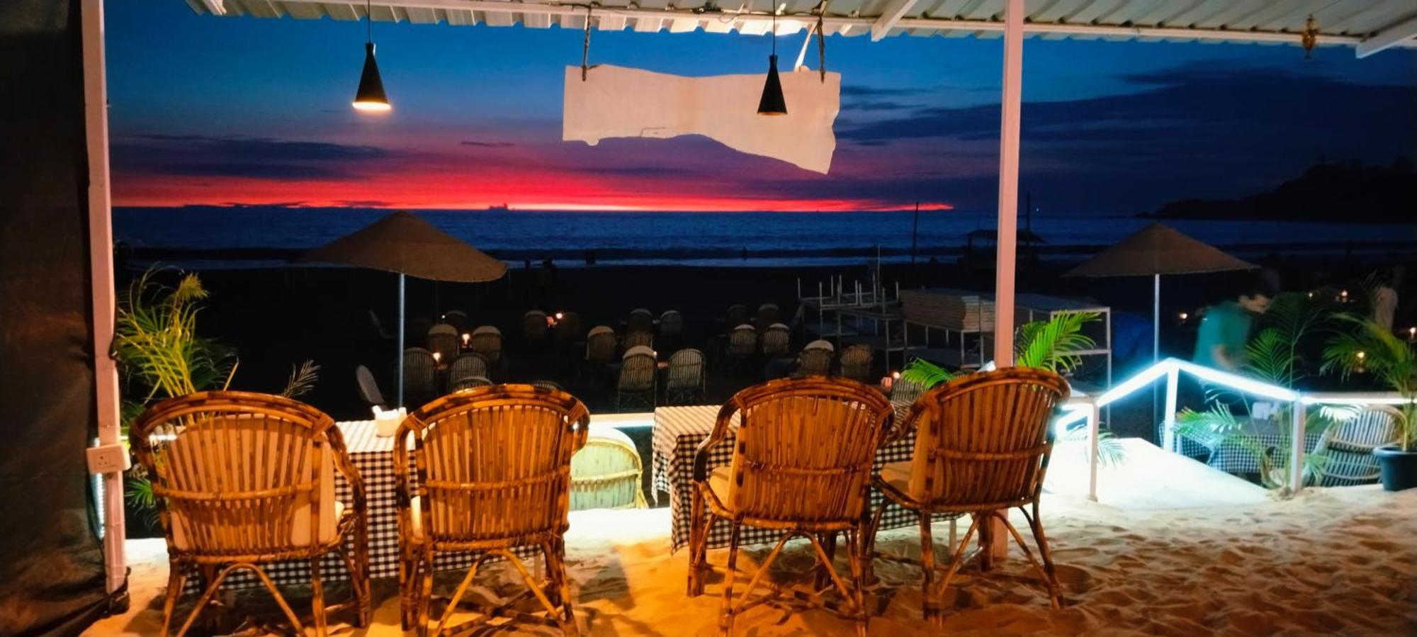 Baywatch Beach Resort Patnem カナコナ エクステリア 写真