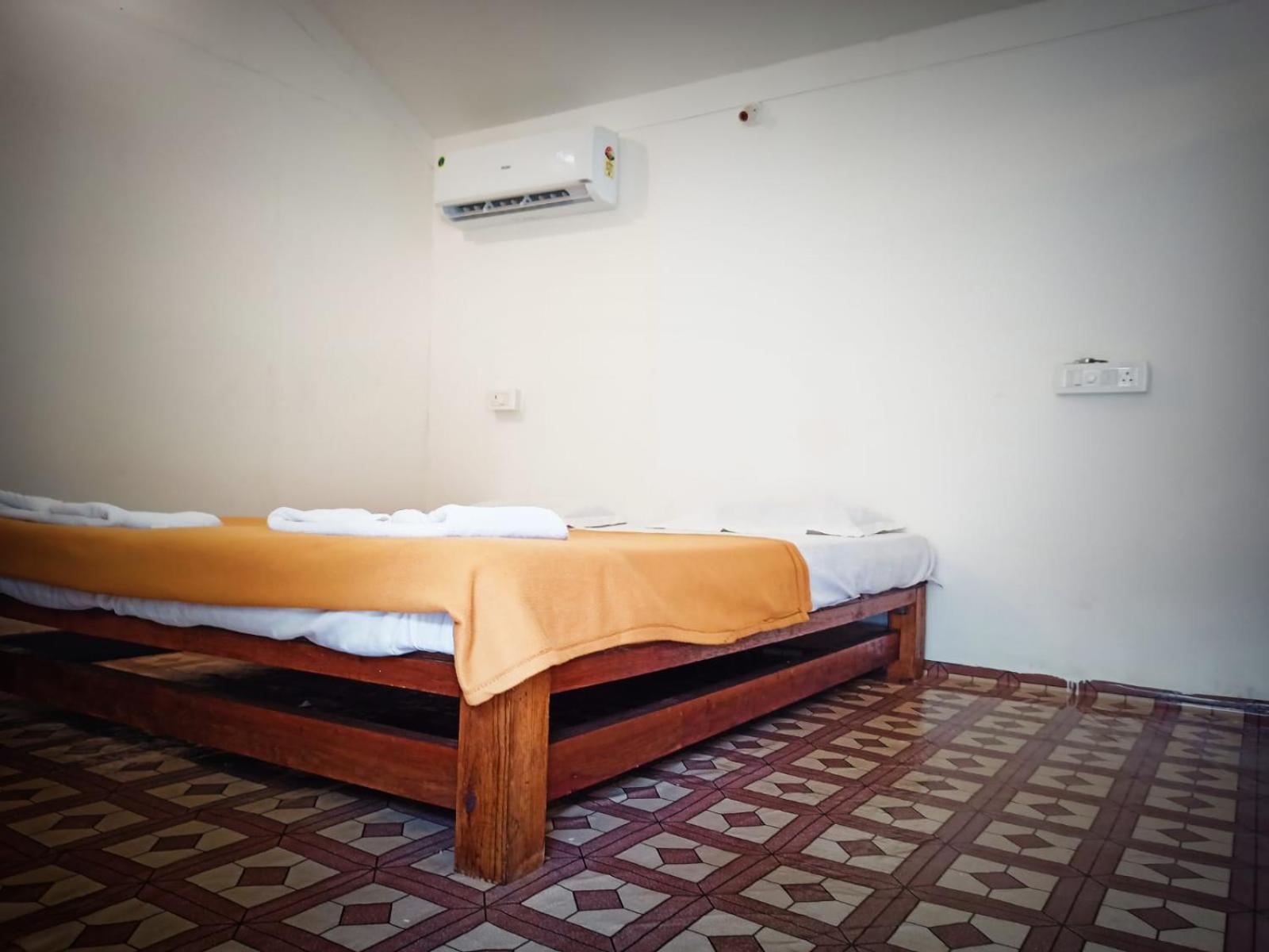 Baywatch Beach Resort Patnem カナコナ エクステリア 写真